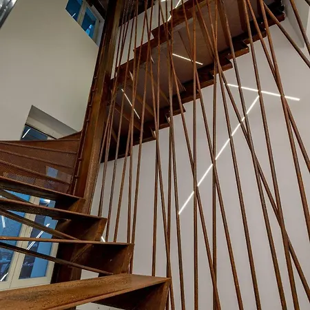 Hotiday Wallure Όλμπια