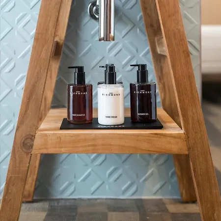 Ξενοδοχείο Hotiday Wallure