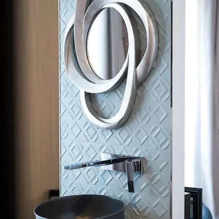 Ξενοδοχείο Hotiday Wallure