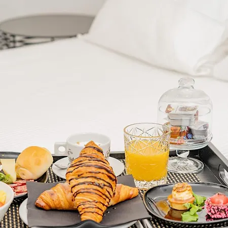 Hotiday Wallure Szálloda 4*