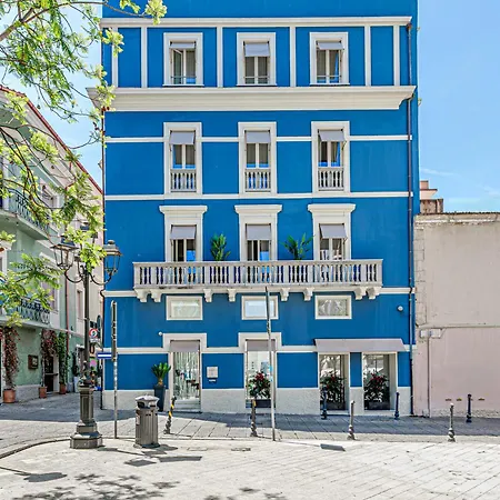 Hotiday Wallure Szálloda 4*